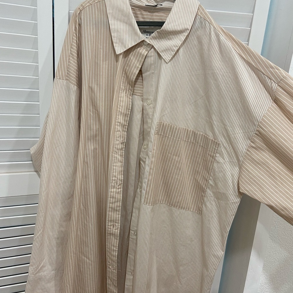 Abercrombie & Fitch Cream Button Down Shirt with Textured Pattern